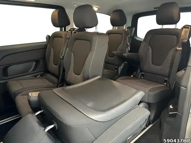 Mercedes-Benz V 220
