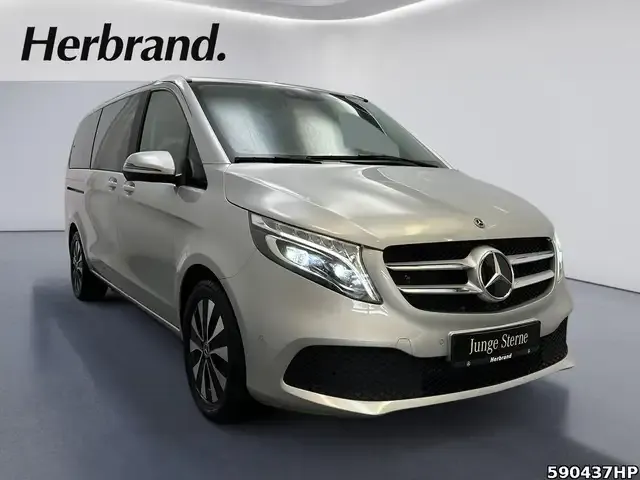 Mercedes-Benz V 220