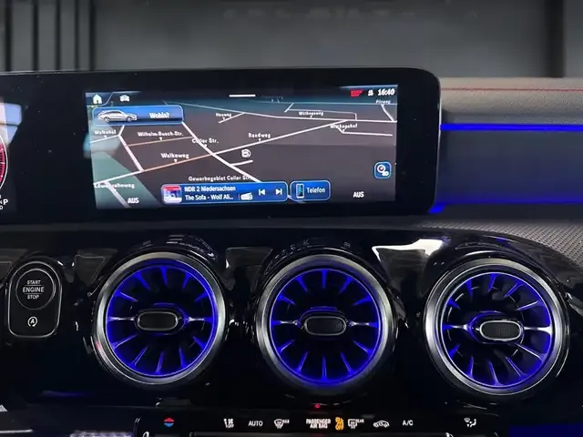 Mercedes-Benz CLA 180