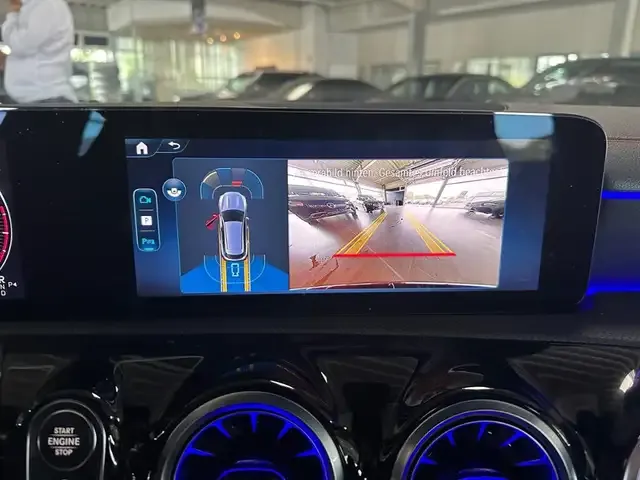 Mercedes-Benz CLA 180