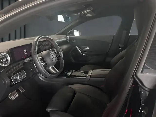 Mercedes-Benz CLA 180