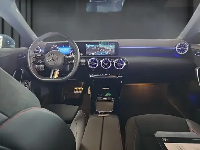 Mercedes-Benz CLA 180