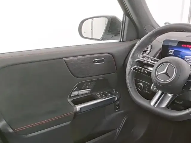 Mercedes-Benz EQB 300
