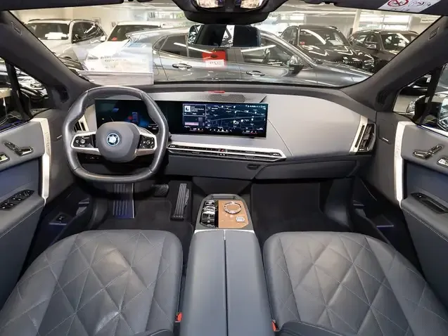 BMW iX