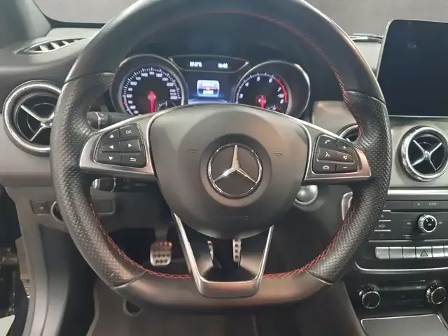Mercedes-Benz CLA 180