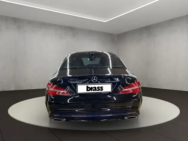 Mercedes-Benz CLA 180