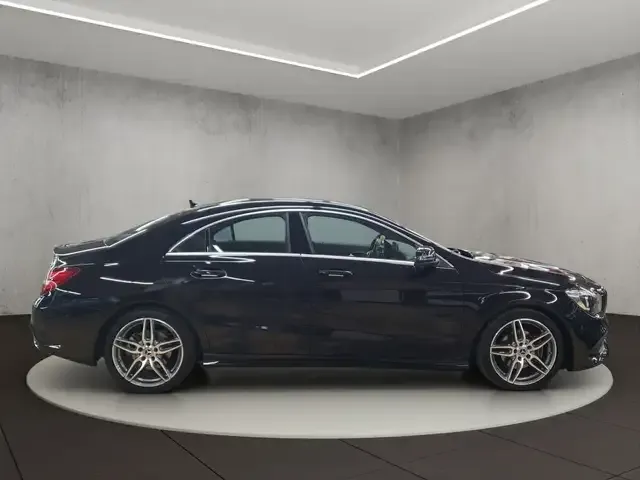 Mercedes-Benz CLA 180