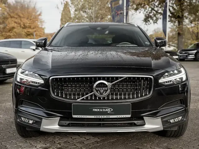 Volvo V90 Cross Country