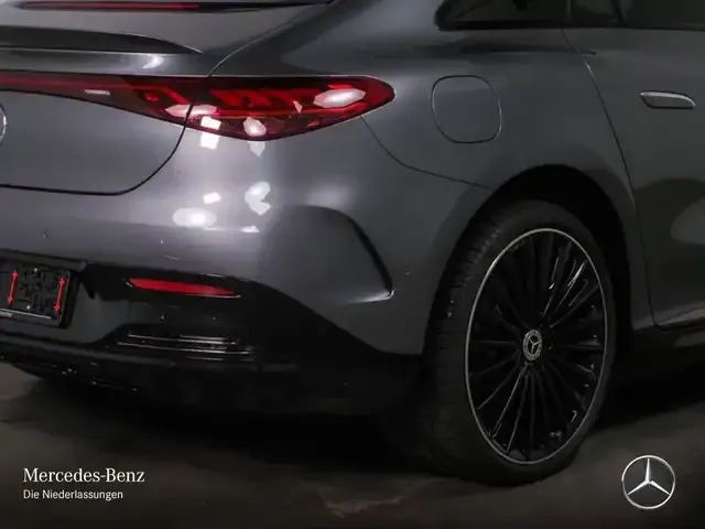 Mercedes-Benz EQE 300