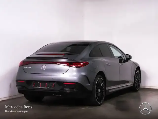 Mercedes-Benz EQE 300