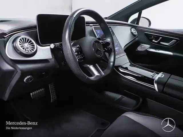 Mercedes-Benz EQE 300