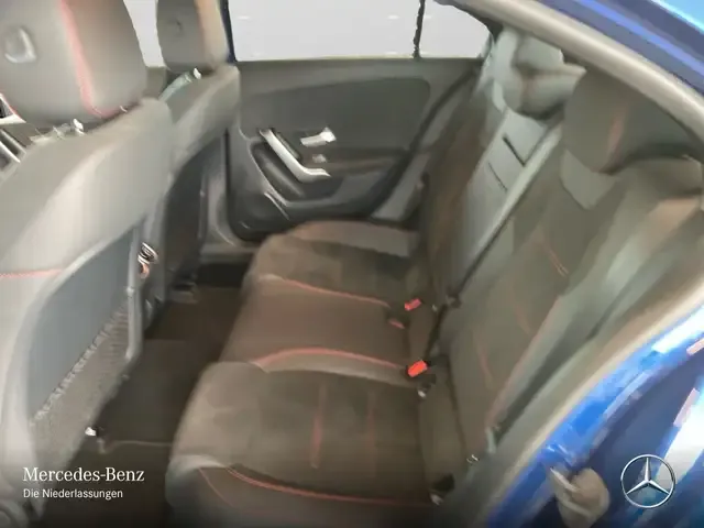 Mercedes-Benz A 220