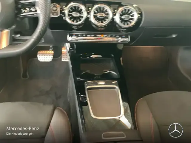 Mercedes-Benz A 220