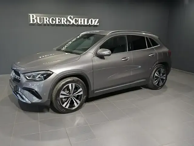 Mercedes-Benz GLA 220