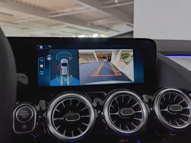 Mercedes-Benz GLA 220