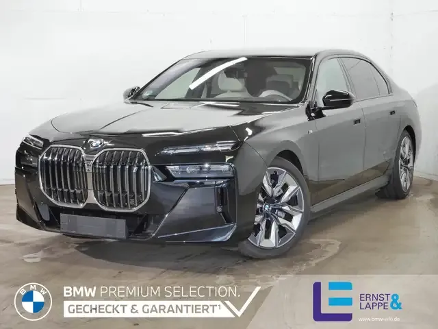 BMW i7