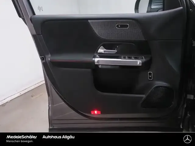 Mercedes-Benz EQB 300