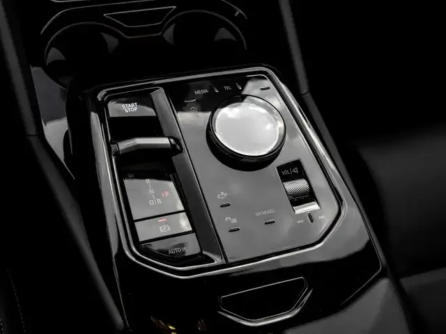 BMW i5