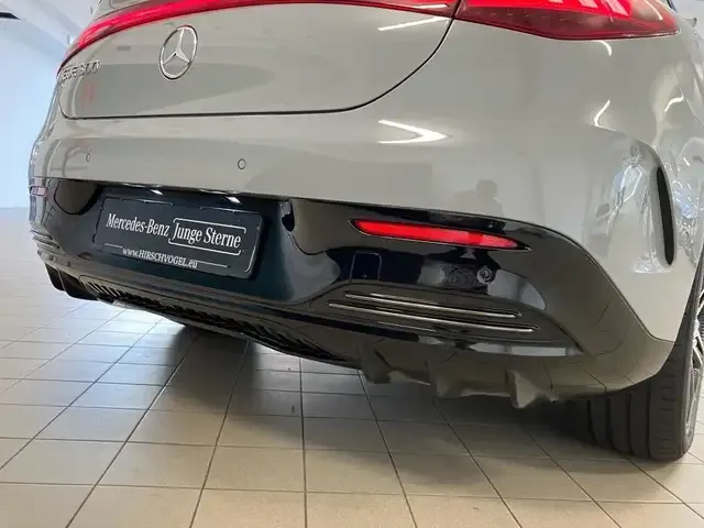 Mercedes-Benz EQE 300
