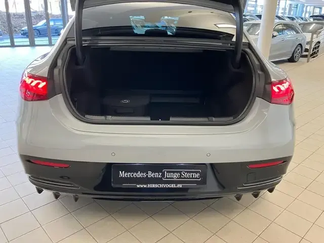 Mercedes-Benz EQE 300