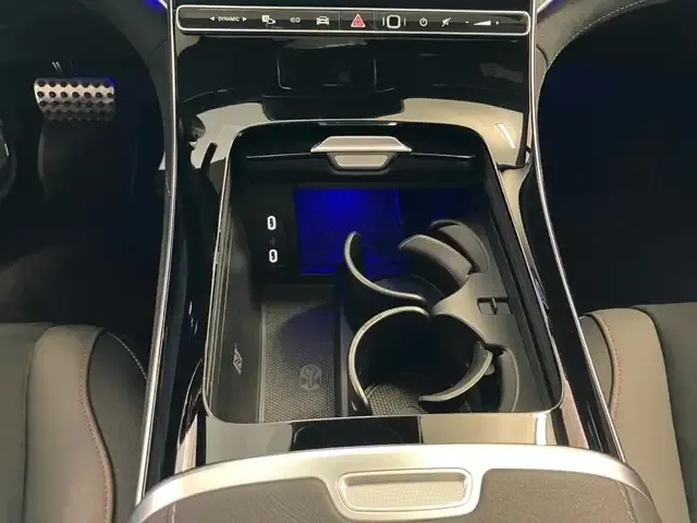 Mercedes-Benz EQE 300