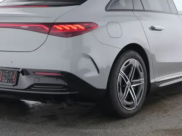 Mercedes-Benz EQE 300