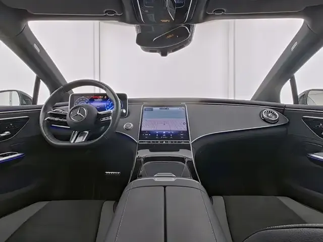 Mercedes-Benz EQE 300