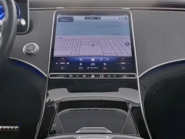 Mercedes-Benz EQE 300