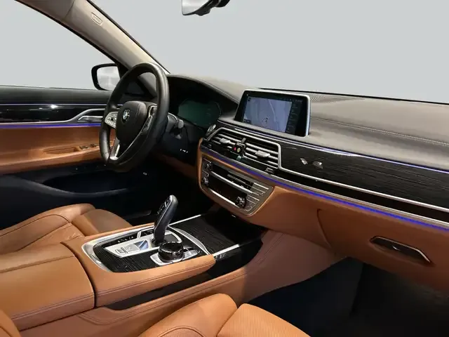 BMW 740
