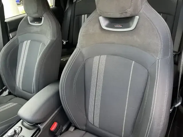 MINI Cooper Clubman