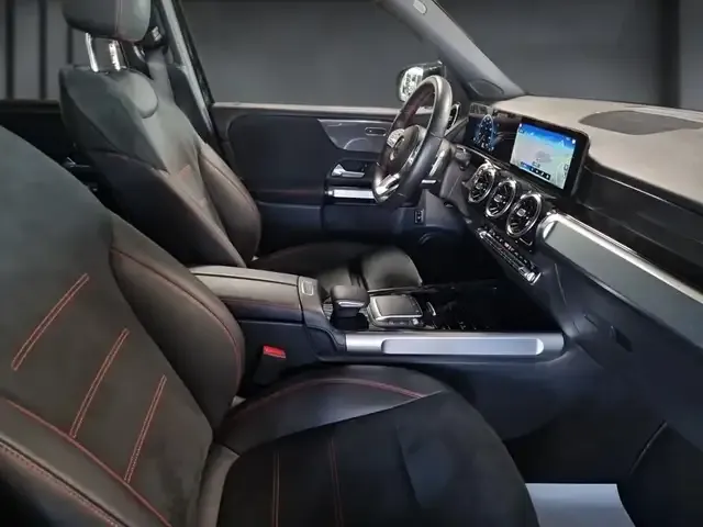Mercedes-Benz GLB 200