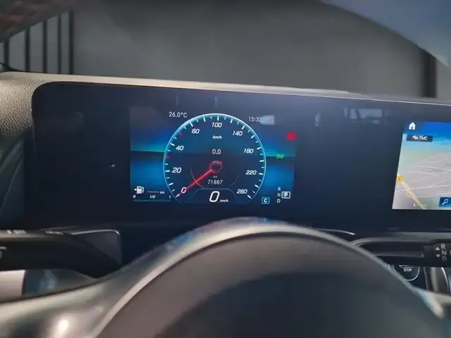 Mercedes-Benz GLB 200