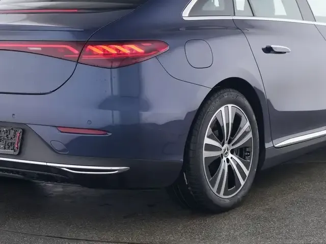 Mercedes-Benz EQE 300
