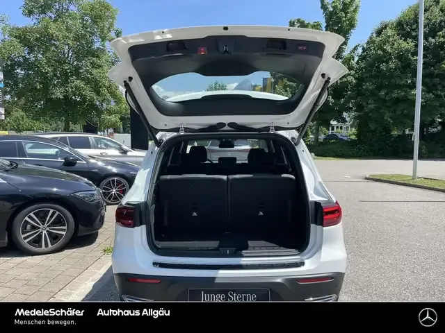 Mercedes-Benz EQB 300