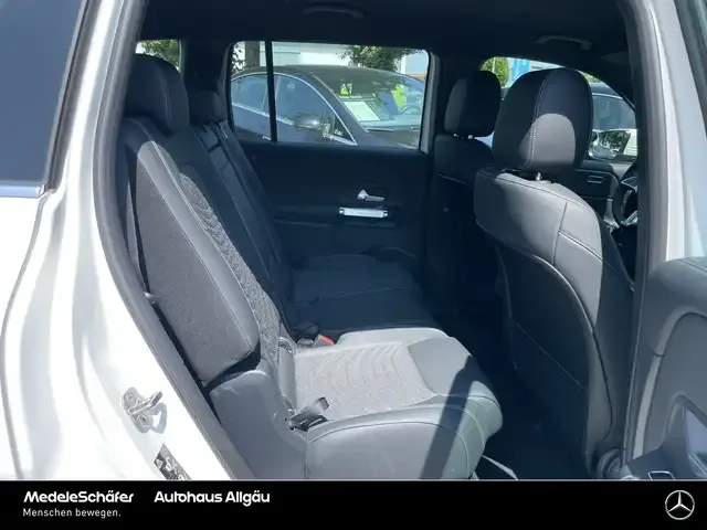 Mercedes-Benz EQB 300
