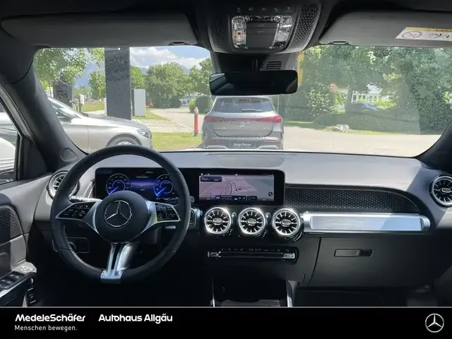 Mercedes-Benz EQB 300