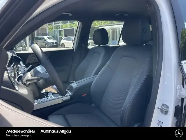 Mercedes-Benz EQB 300