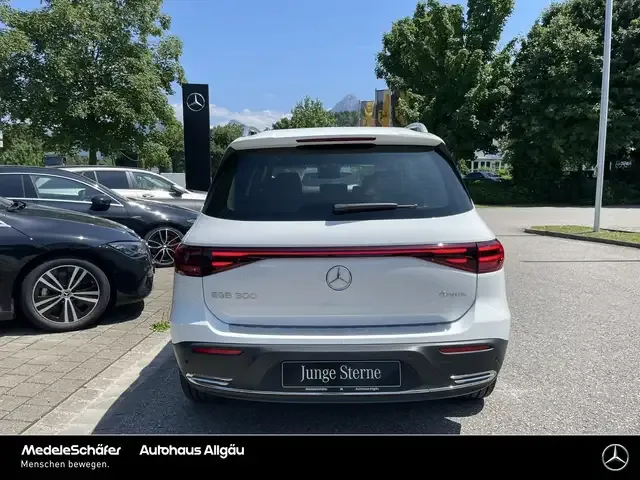 Mercedes-Benz EQB 300