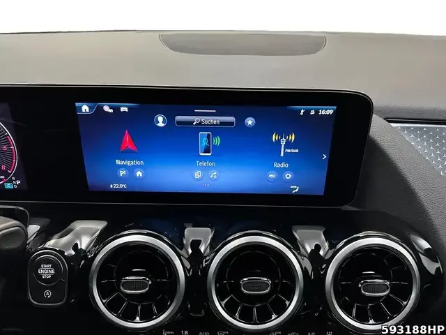 Mercedes-Benz GLA 220