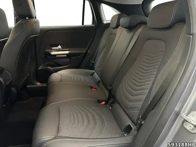 Mercedes-Benz GLA 220