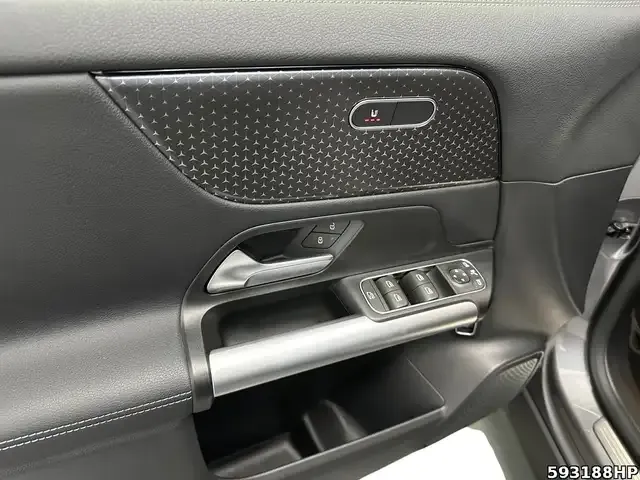 Mercedes-Benz GLA 220