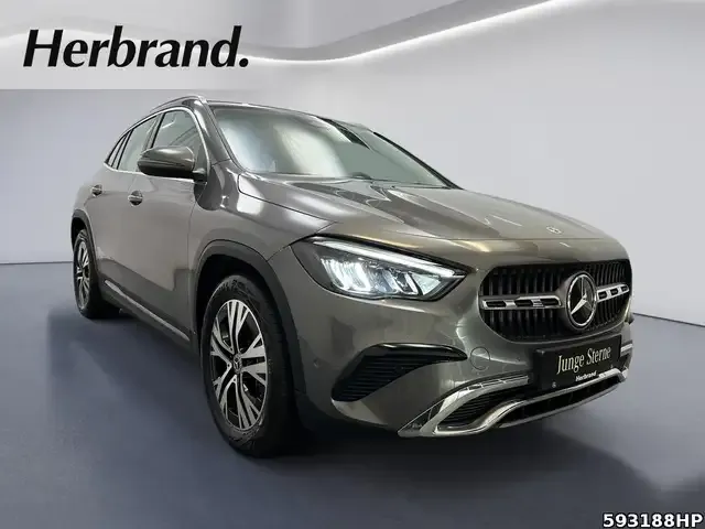 Mercedes-Benz GLA 220