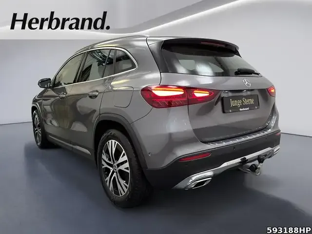 Mercedes-Benz GLA 220