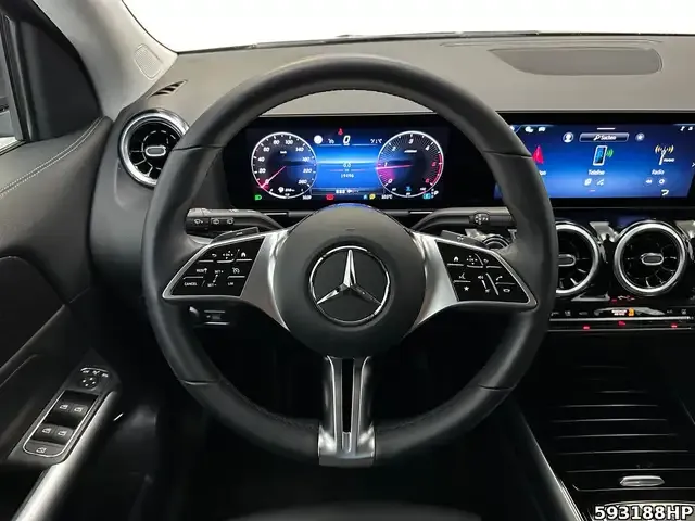 Mercedes-Benz GLA 220