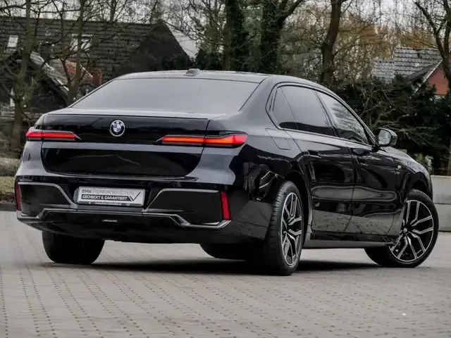 BMW 740