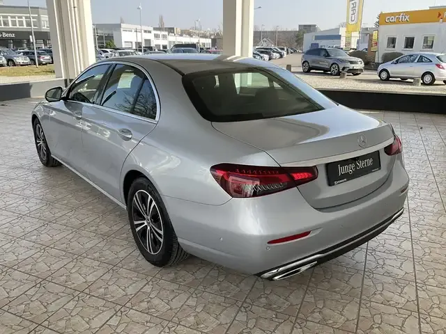Mercedes-Benz E 200