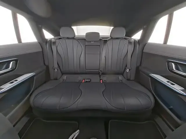 Mercedes-Benz EQE 300