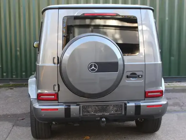Mercedes-Benz G 400