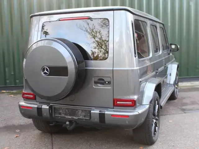 Mercedes-Benz G 400