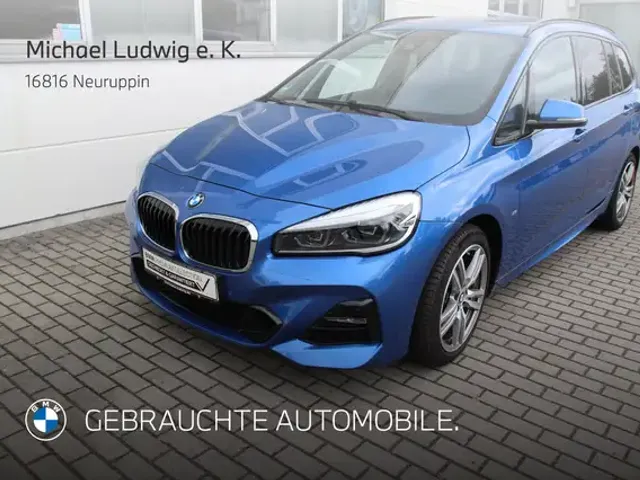BMW 220
